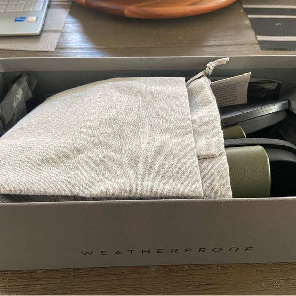 Aquatalia Ileena SZ 9 Olive NWT and box - Picture 3 of 5